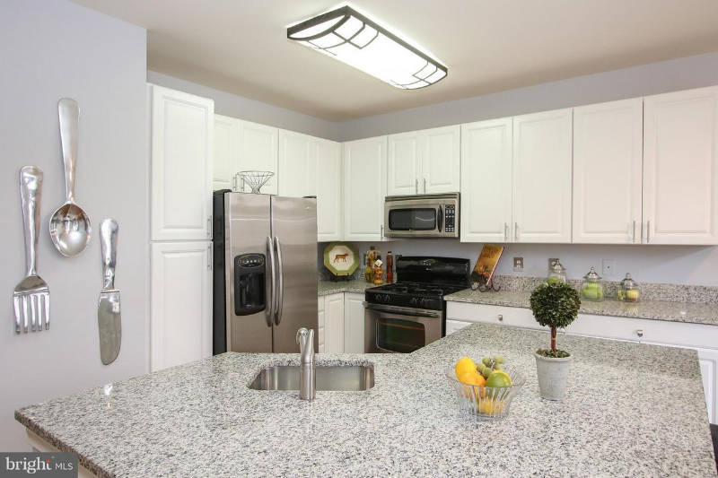 46707 Westover Ter - Photo 3 of 13