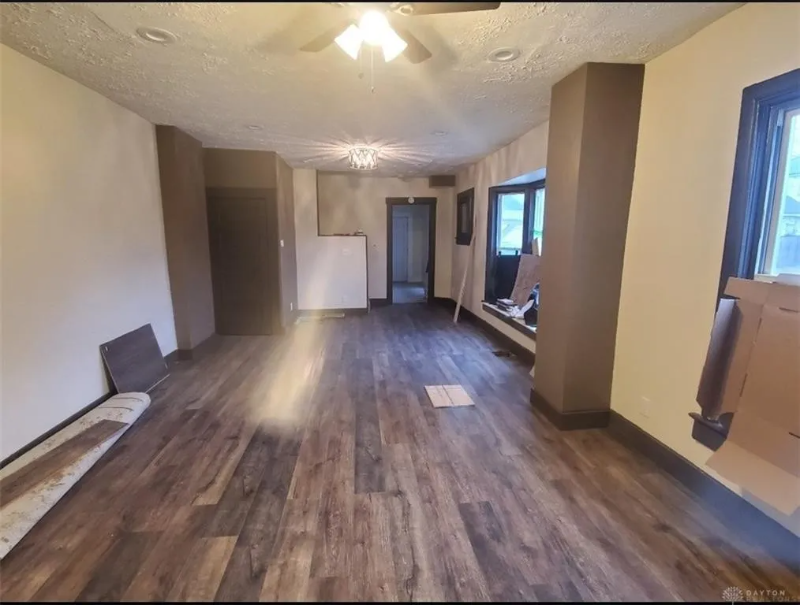 22 E Parkwood Dr - Photo 3 of 7