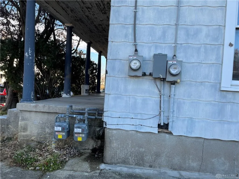 22 E Parkwood Dr - Photo 7 of 7