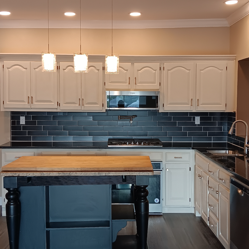 537 Gillis St - Photo 3 of 12