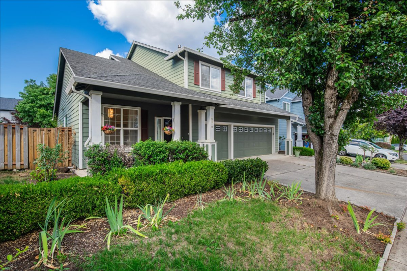 19810 Se 5th Way - Photo 2 of 20