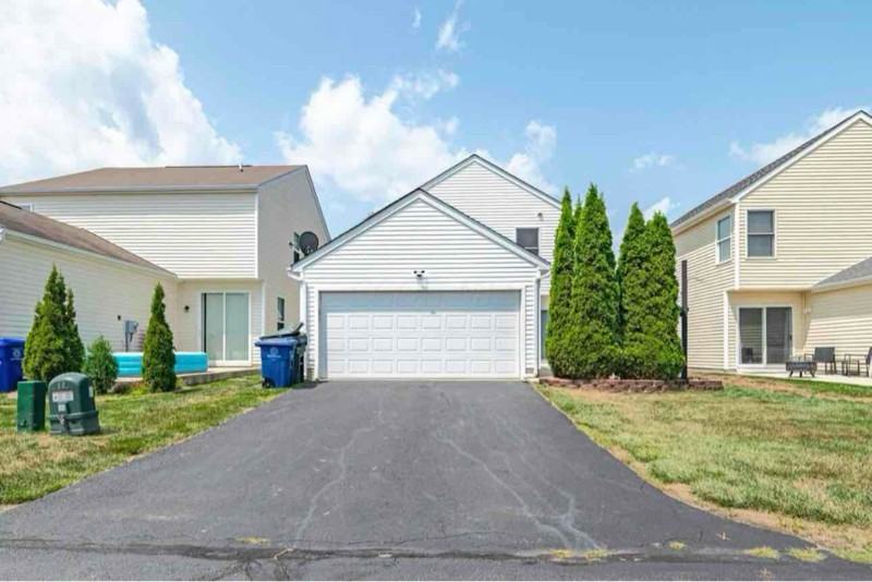2564 Hickory Pine Ln - Photo 2 of 11