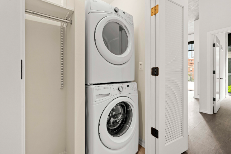 160 W Huron St - Photo 4 of 11