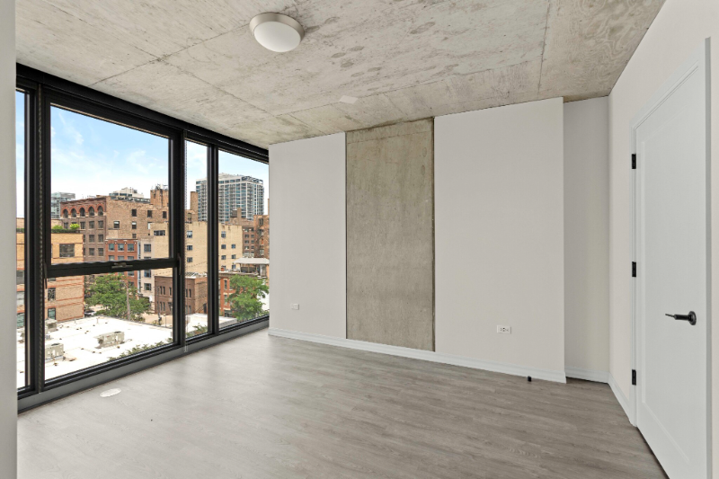 160 W Huron St - Photo 5 of 11