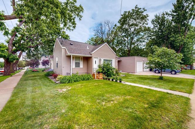 620 2nd Ave Nw #A - Photo 5 of 26