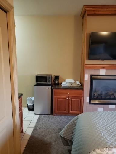 2560 Woodhill Way #2 - Photo 3 of 8