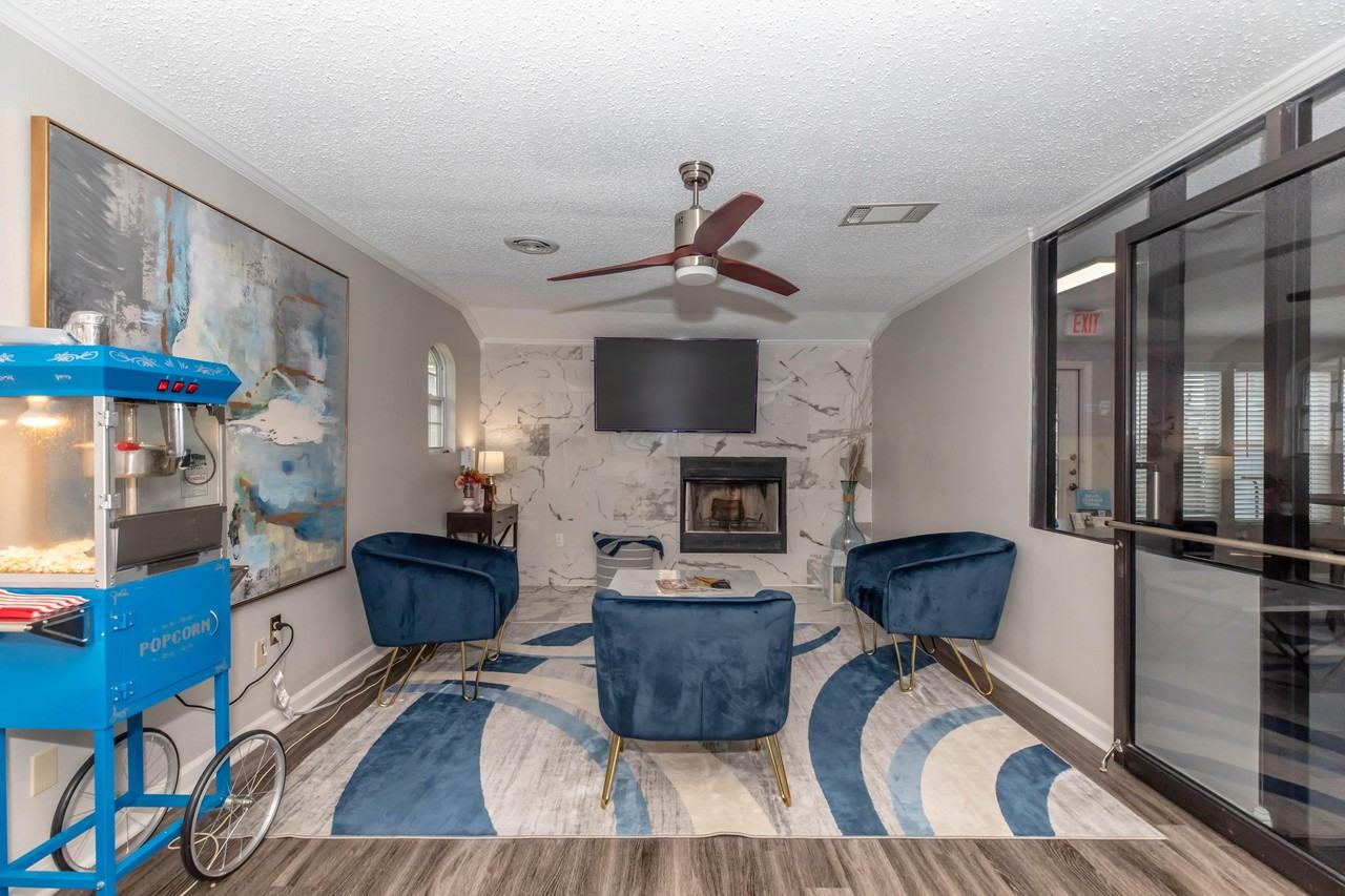 Emory on Grand - Photo 3 of 13