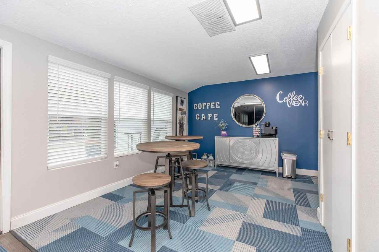 Emory on Grand - Photo 4 of 13