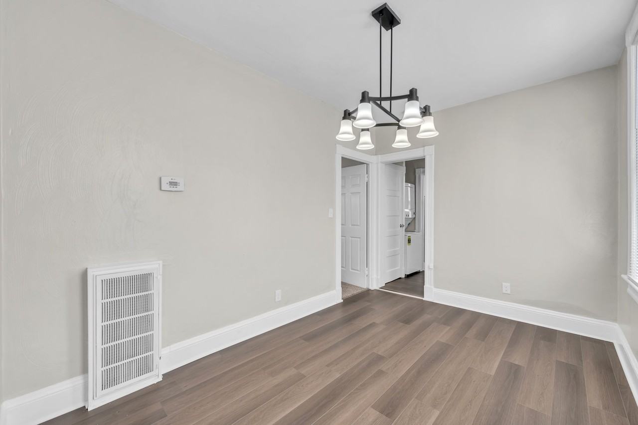321 W 36th St #1 - Photo 7 of 16