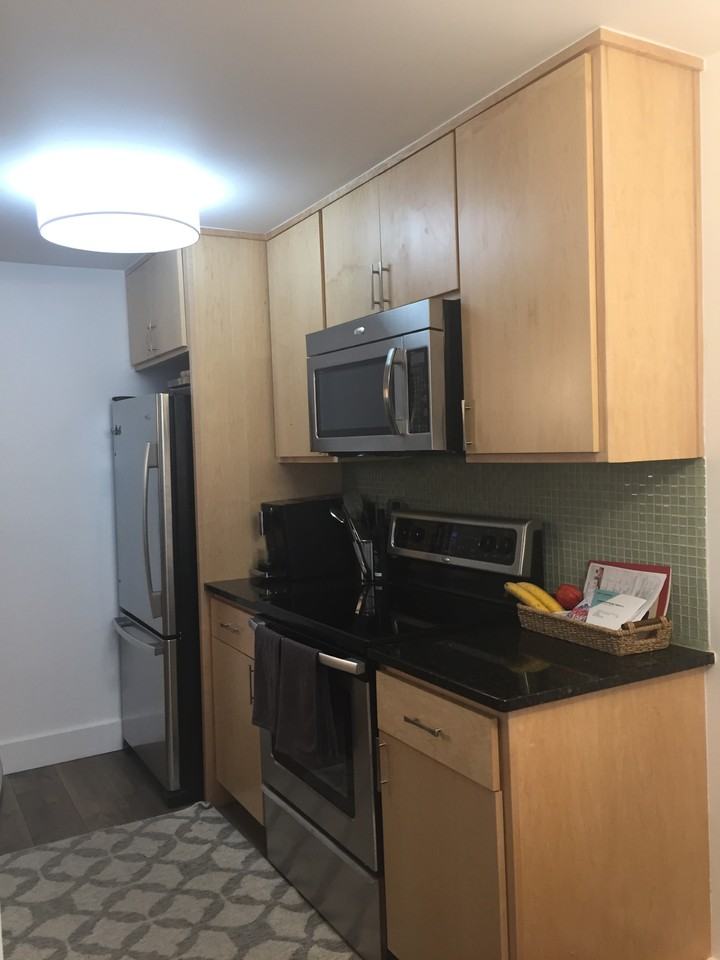 910 W Hallam St #3 - Photo 7 of 10