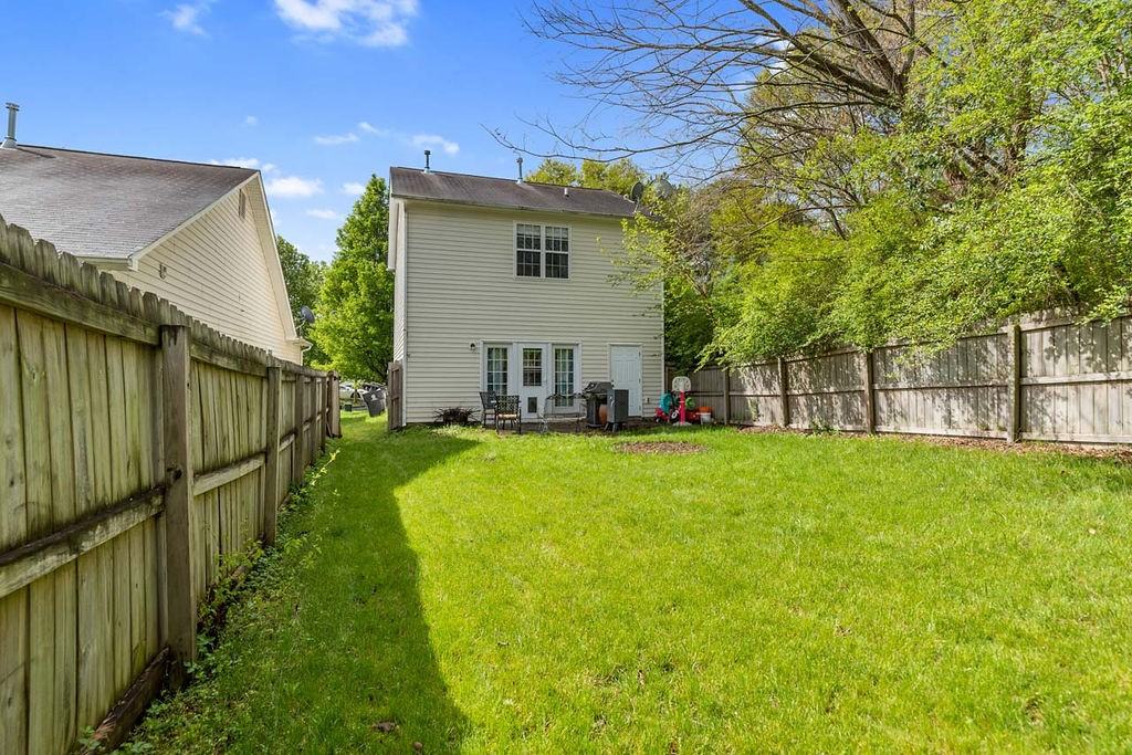 301 Glaston Ct #NA - Photo 4 of 24