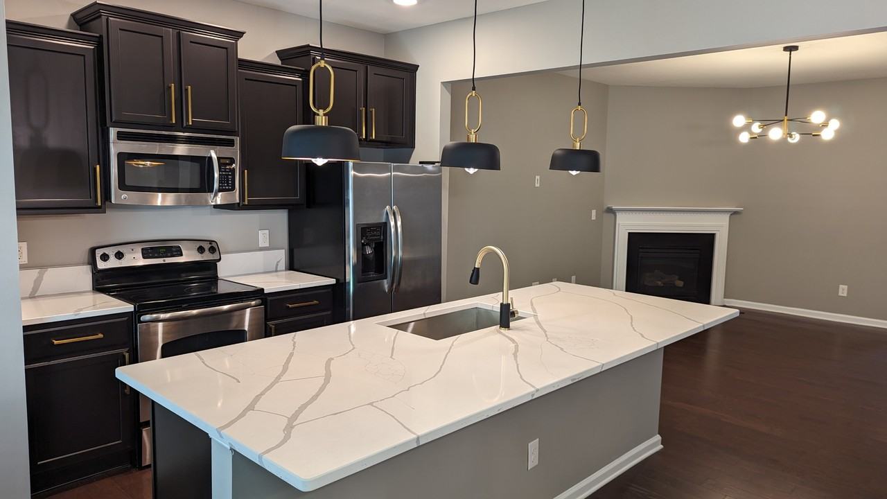 14316 Foxcroft Rd #14316 - Photo 2 of 35