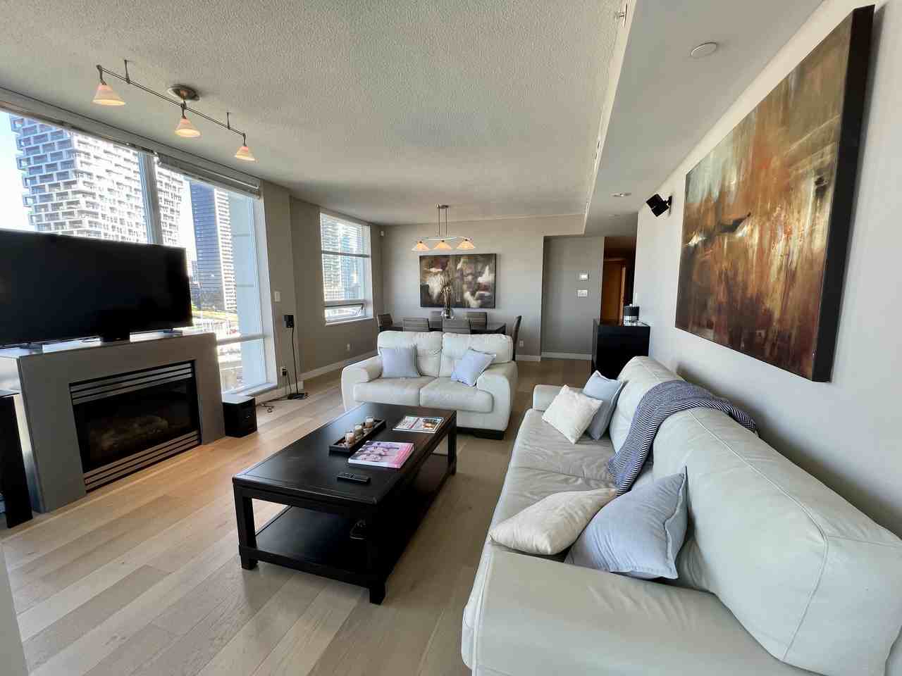638 Beach Crescent - Photo 2 of 37