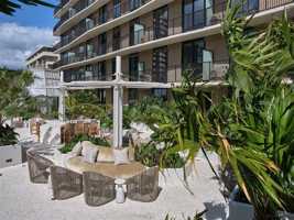 featured image of 2380 Kuhio Ave