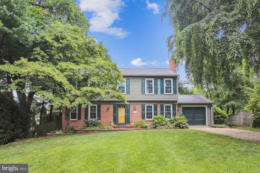 2105 Crofton Pl - Photo 2 of 40