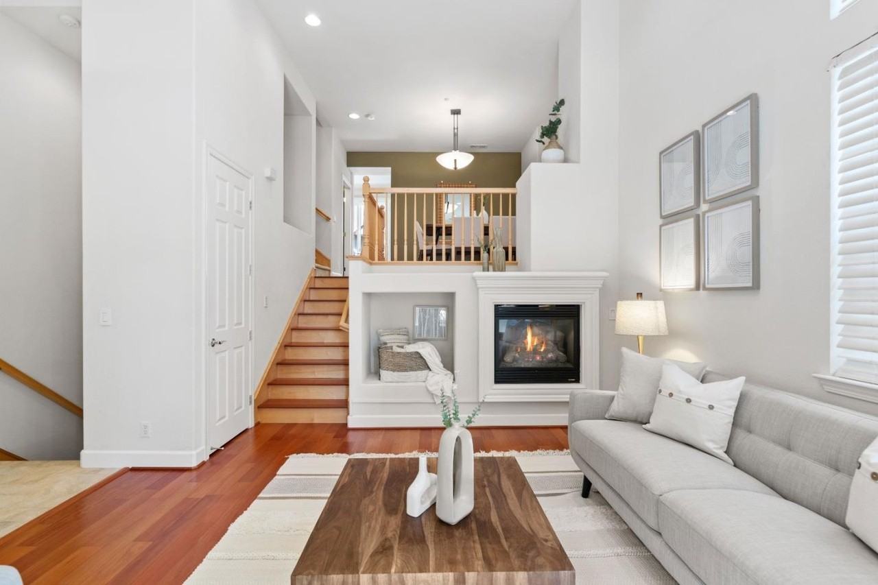 138 Holly Terrace - Photo 3 of 6