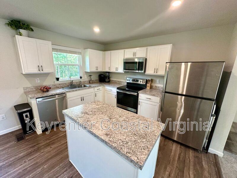 605 Lakeview Cv - Photo 5 of 18