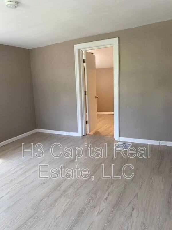 2506 Tibbitt St - Photo 2 of 7
