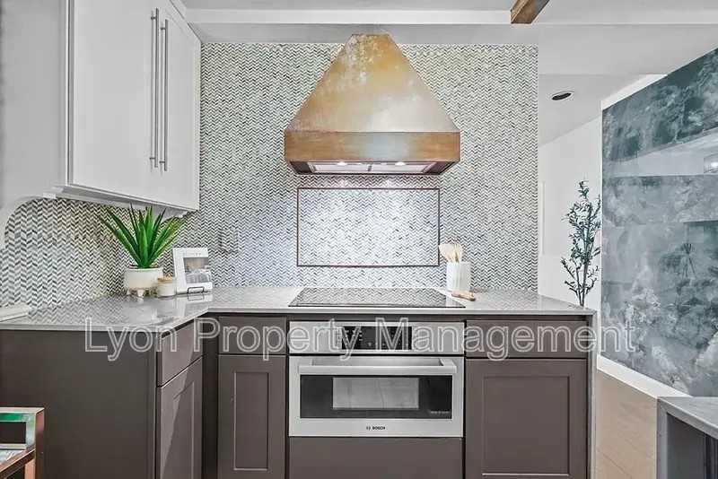 10C Porter St - Photo 2 of 16