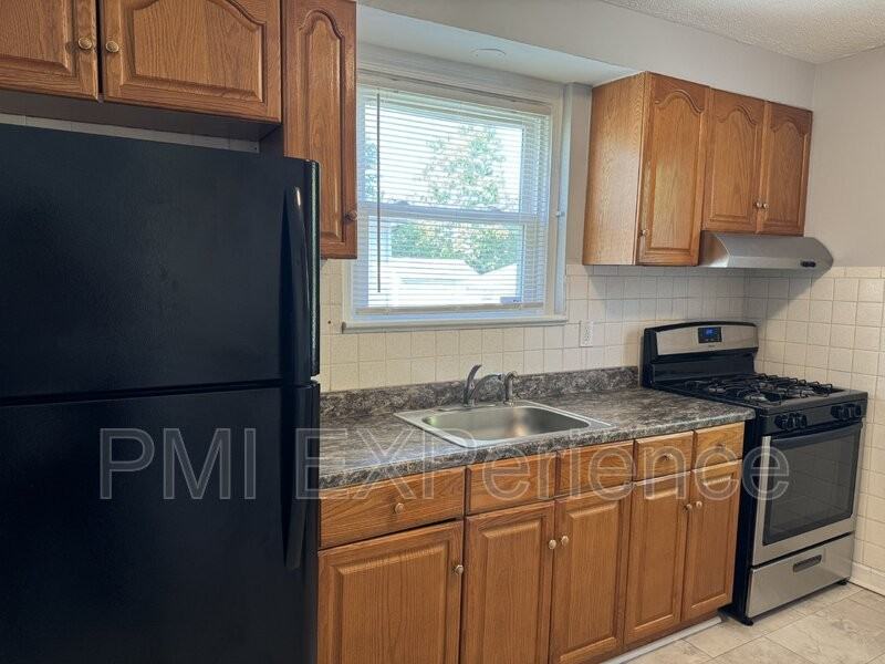 5716 Davey St - Photo 4 of 25