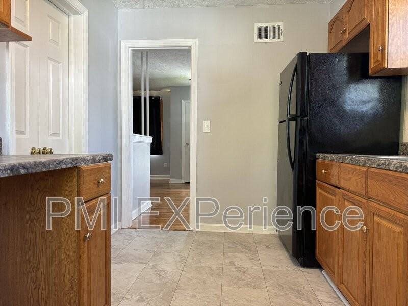 5716 Davey St - Photo 5 of 25