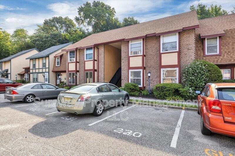 66 Chelsea Cir - Photo 2 of 24