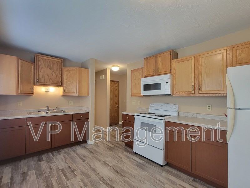 25 Park Crest Ct - Photo 2 of 13