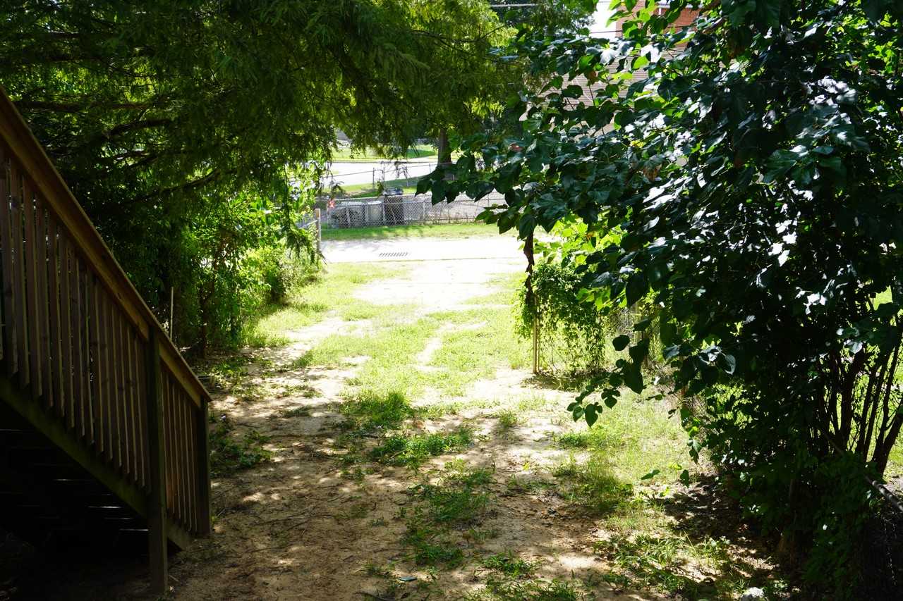 3006 Sollers Point Road - Photo 5 of 6