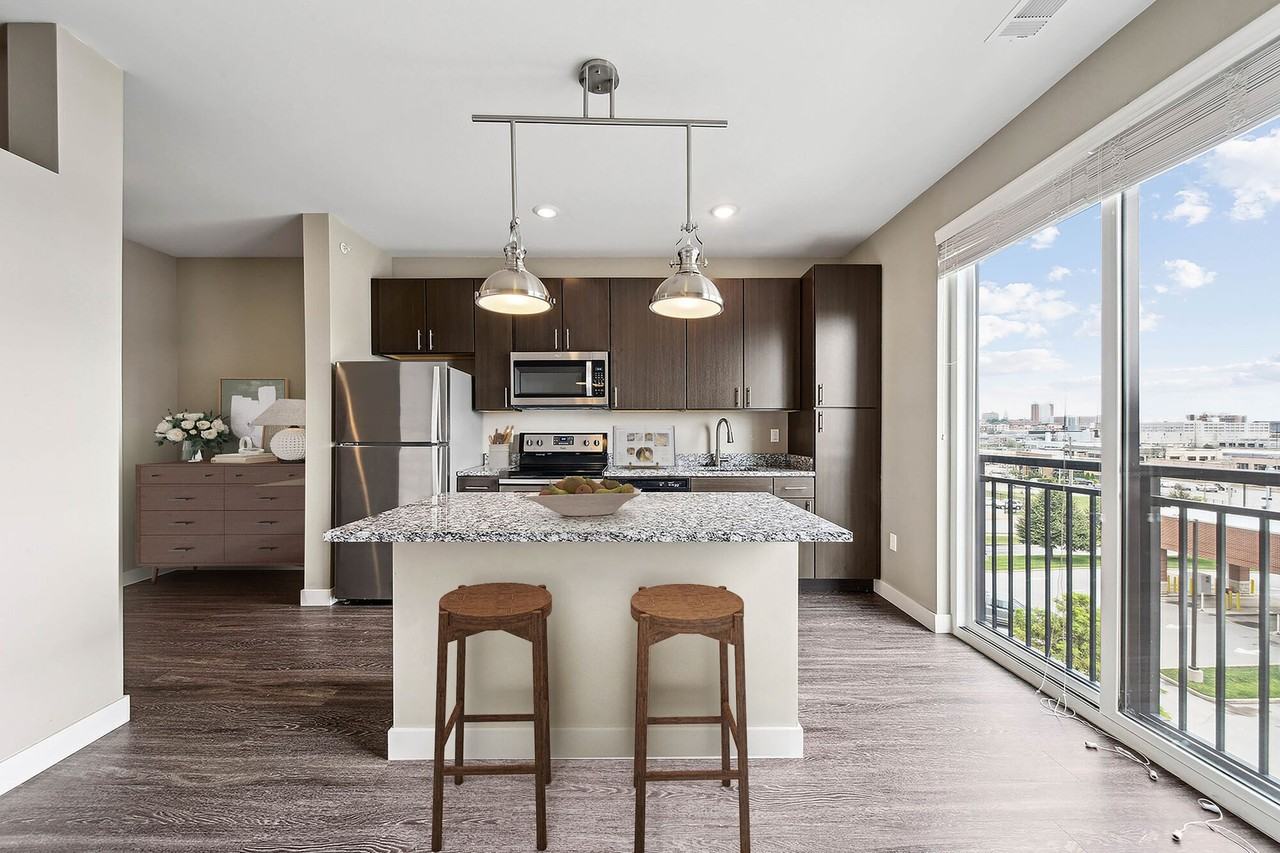 Chroma - Photo 2 of 50