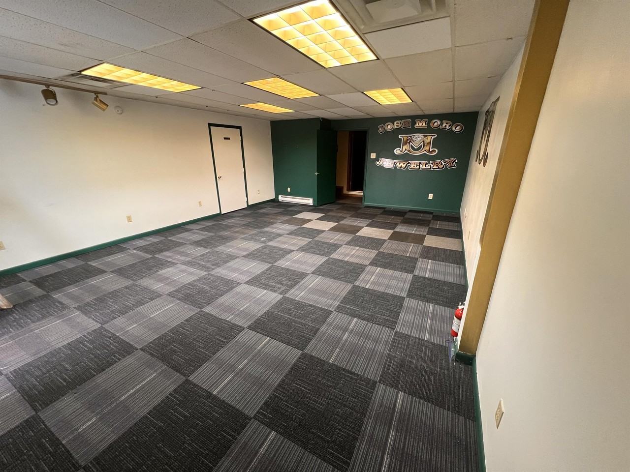 485 West Broad Street - Photo 3 of 21