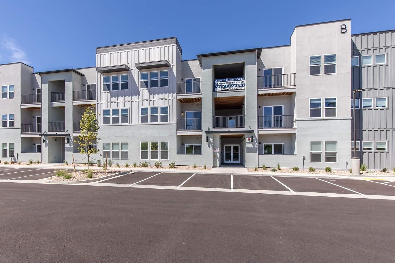 Aspen Residences - Photo 3 of 35