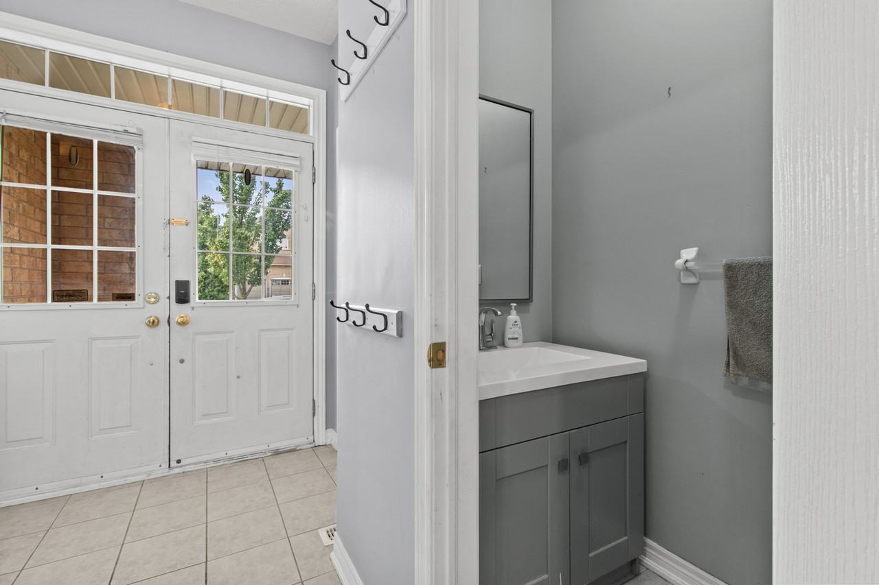 27 Holly Drive - Photo 3 of 30