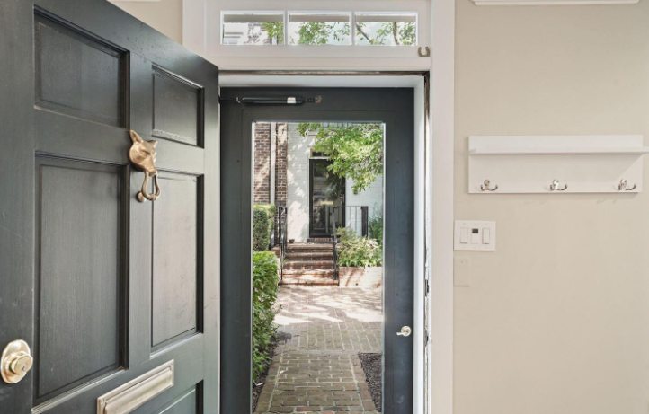 1128 N Pitt St #1128 - Photo 3 of 30