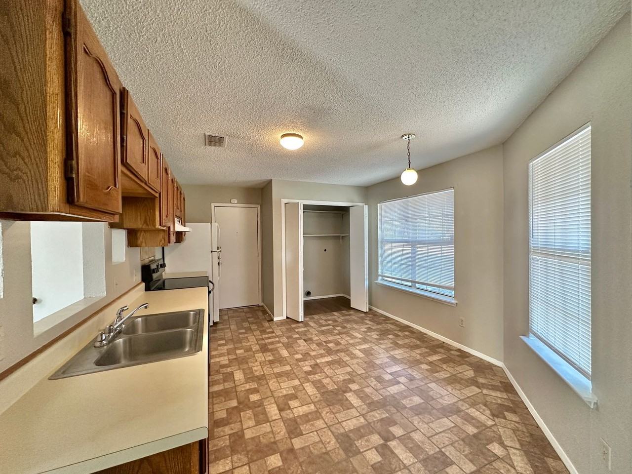 3708 Trotwood Trl - Photo 3 of 21