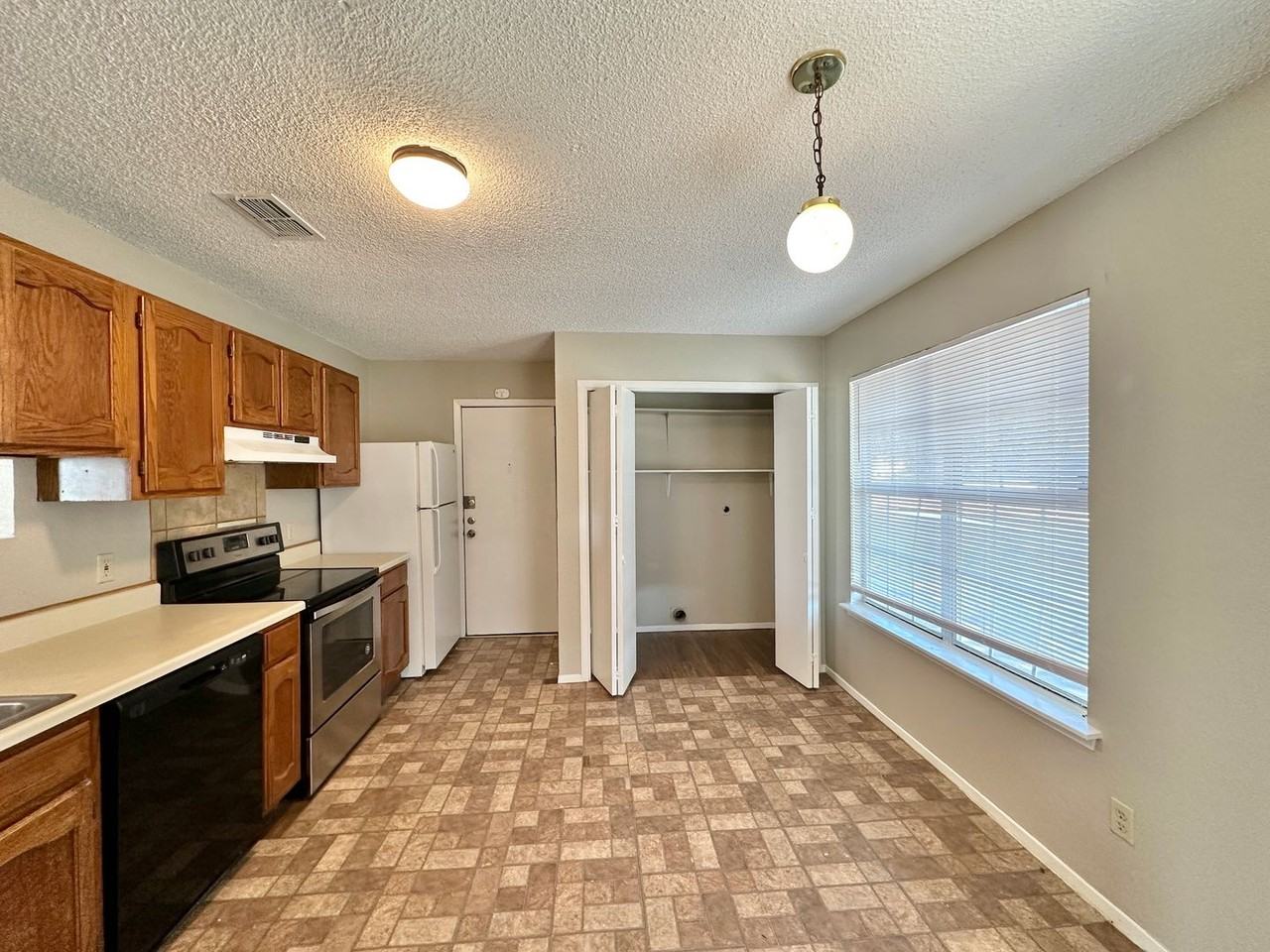 3708 Trotwood Trl - Photo 5 of 21