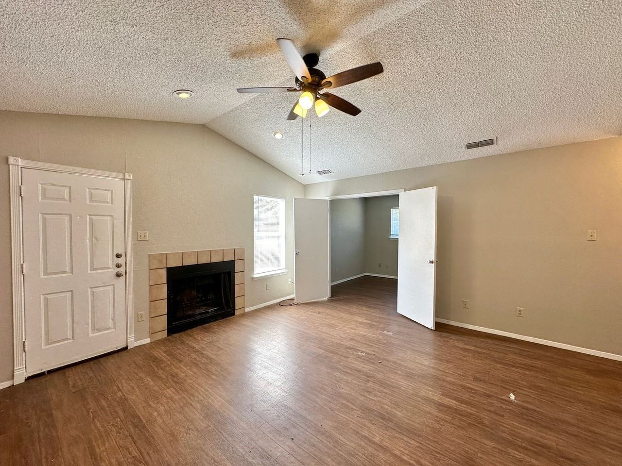 3708 Trotwood Trl - Photo 7 of 21