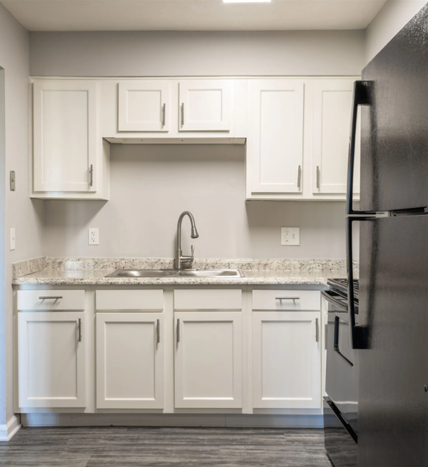 Cambridge Apartments - Photo 4 of 36