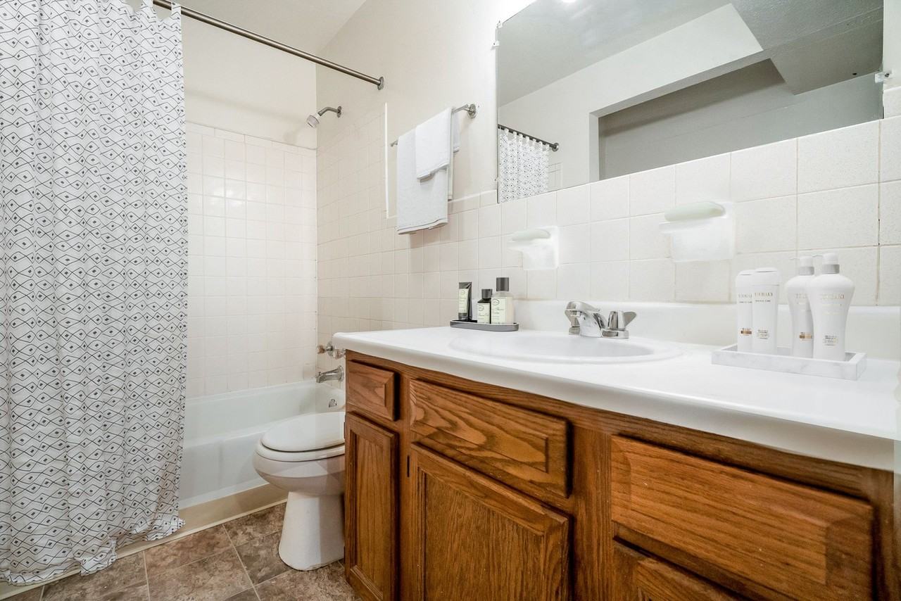 Cambridge Apartments - Photo 7 of 36