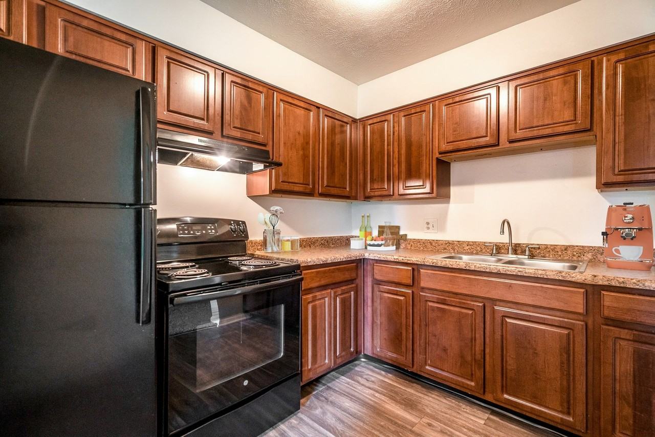 Cambridge Apartments - Photo 6 of 26