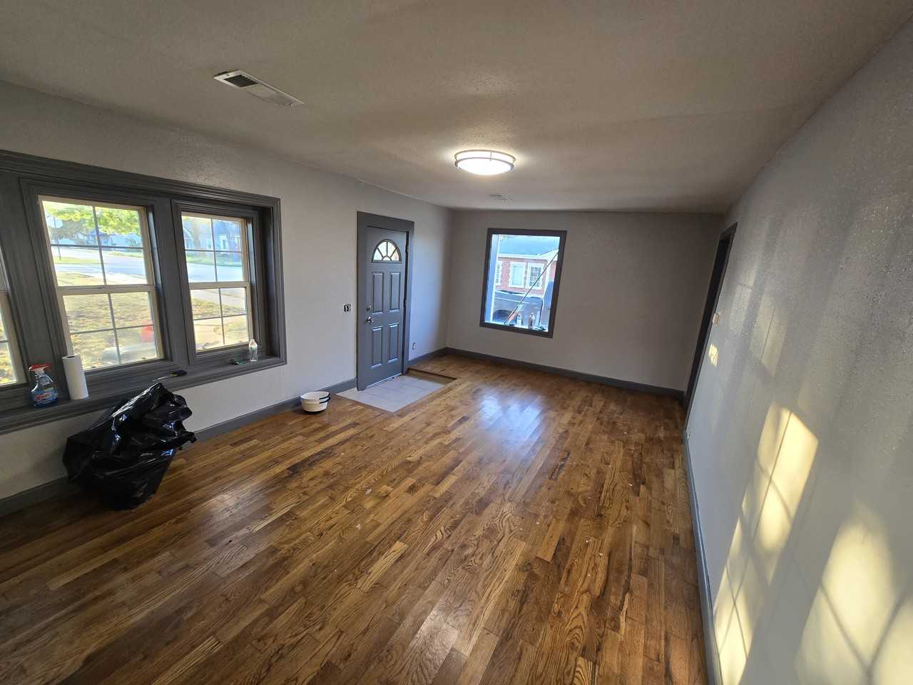 101 S Mulberry St - Photo 3 of 6