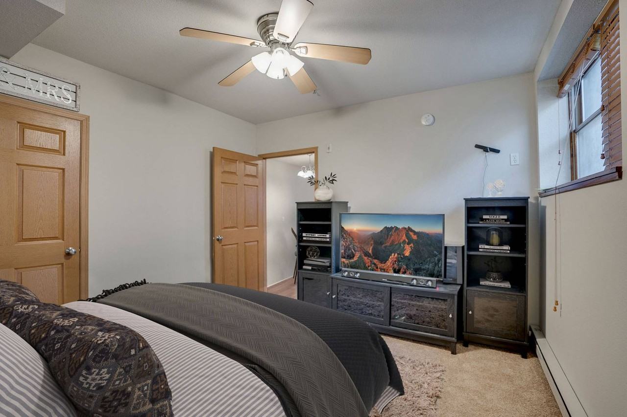 St. George Apartments - Photo 4 of 15