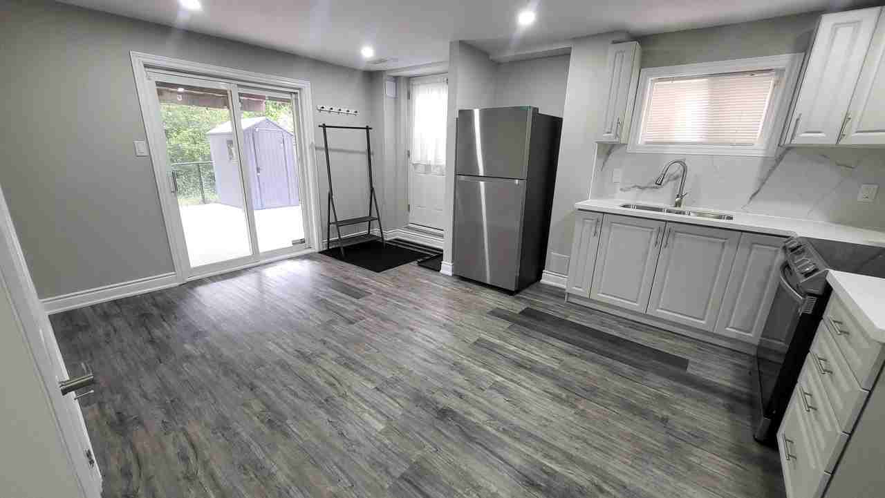 58 Queen Mary Drive #2