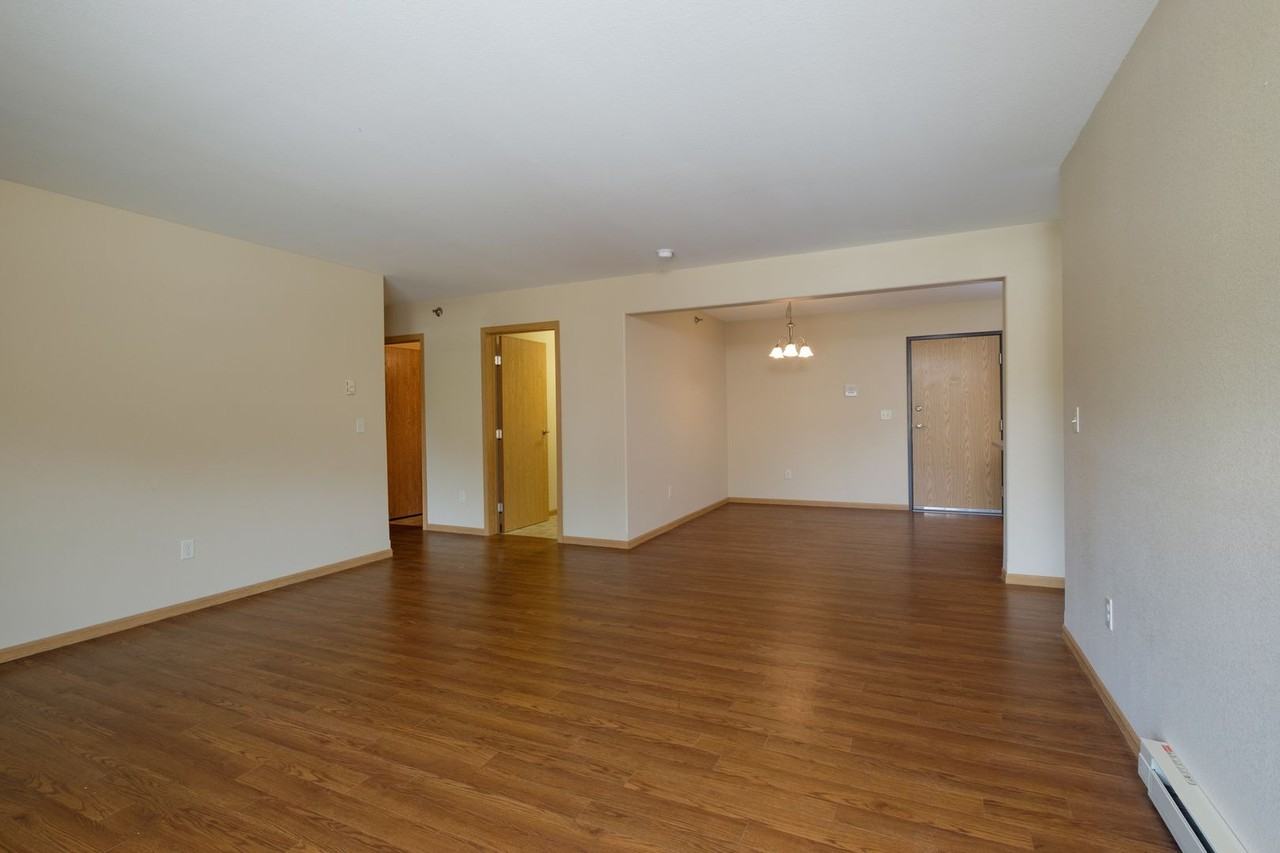 Farmhouse/Rockford Apartments - Photo 5 of 22