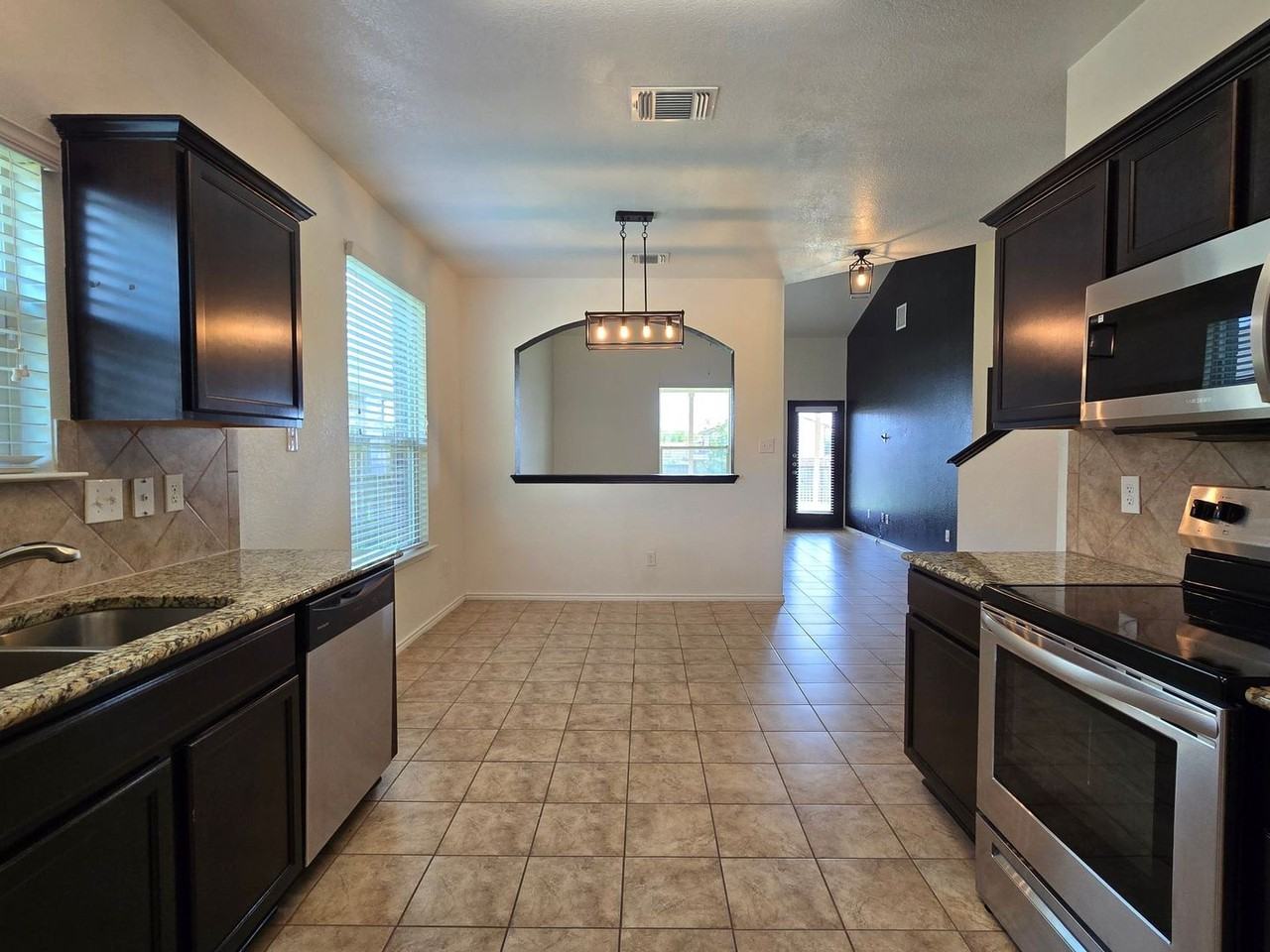 1504 Gigante Dr - Photo 7 of 30