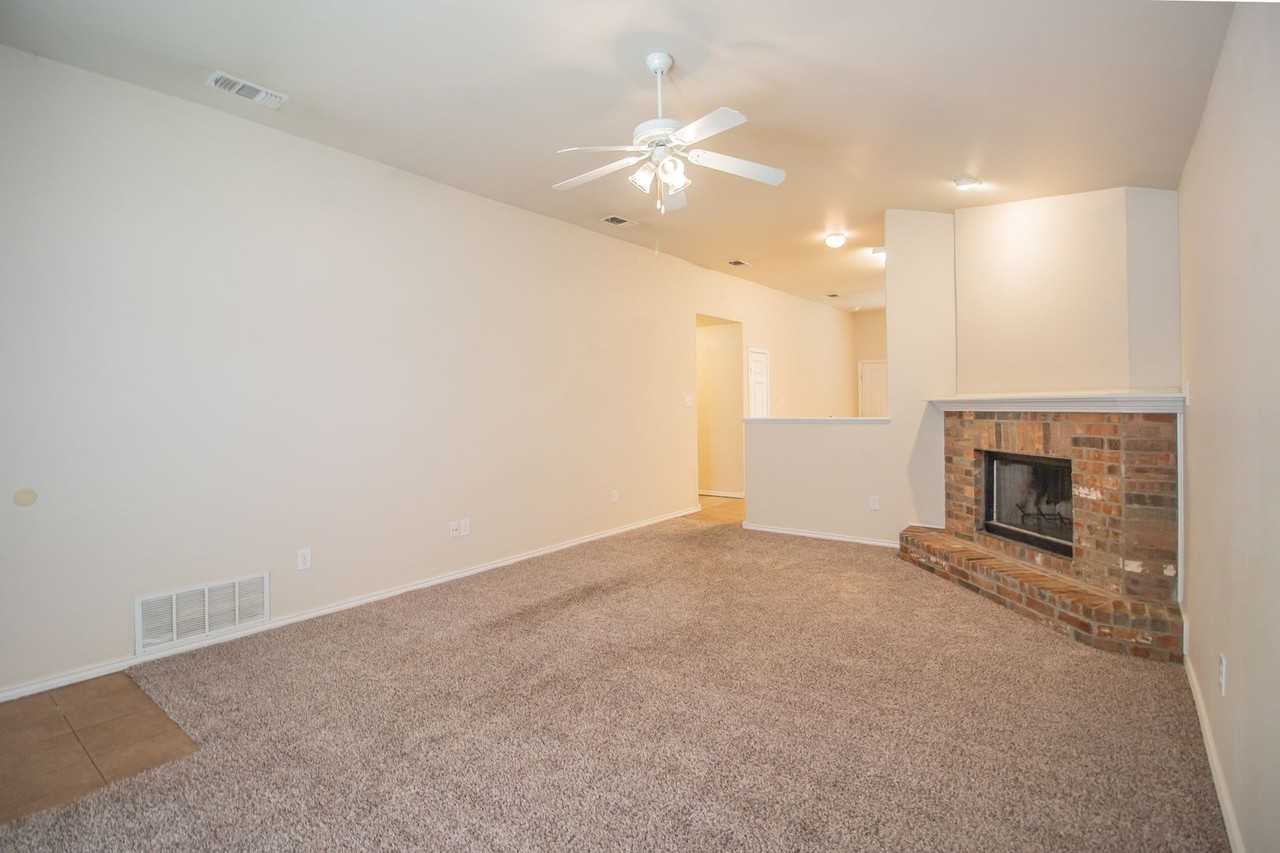 6616 36th St - Photo 3 of 17