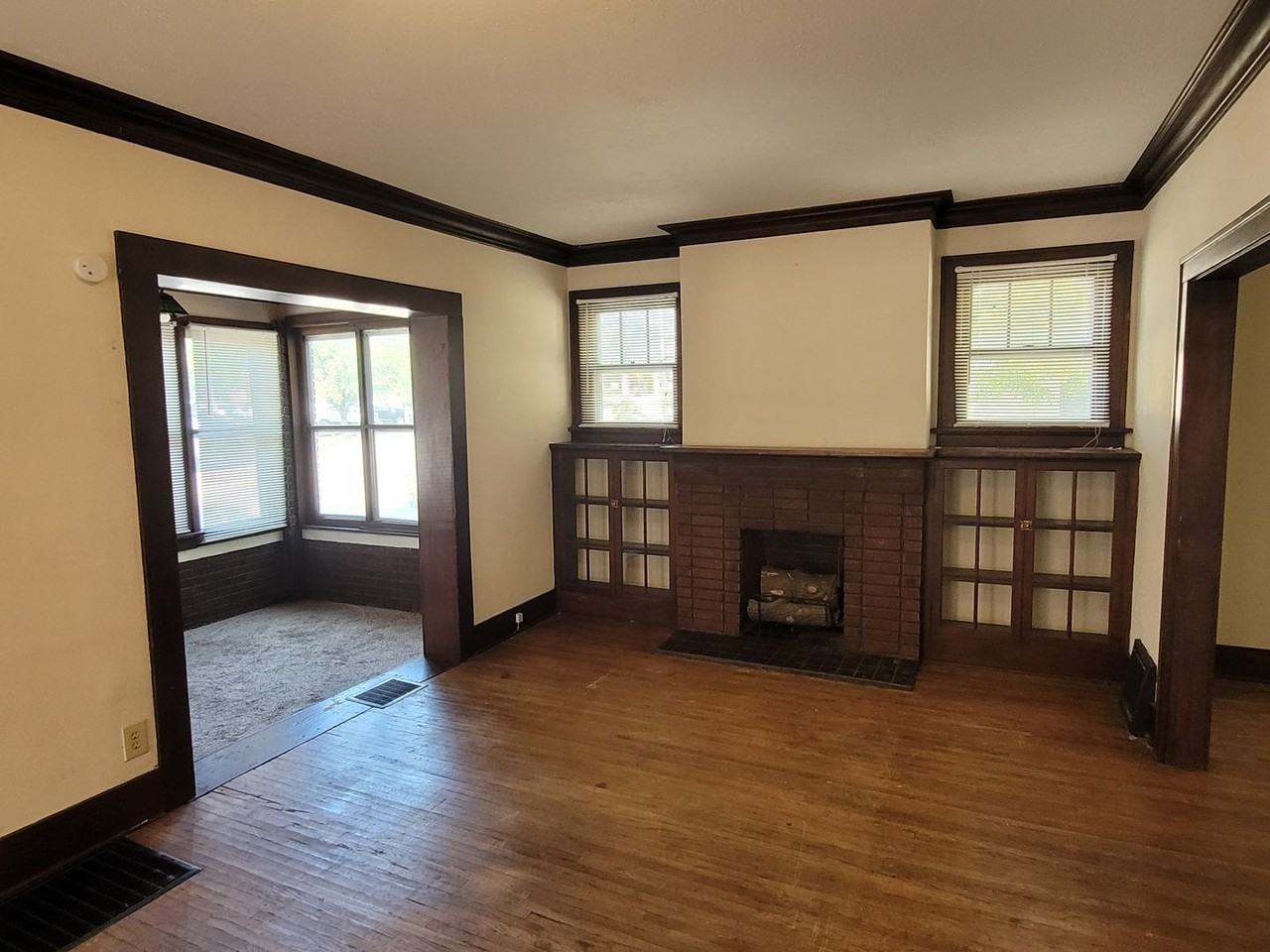 318 N 10th St - Photo 2 of 17