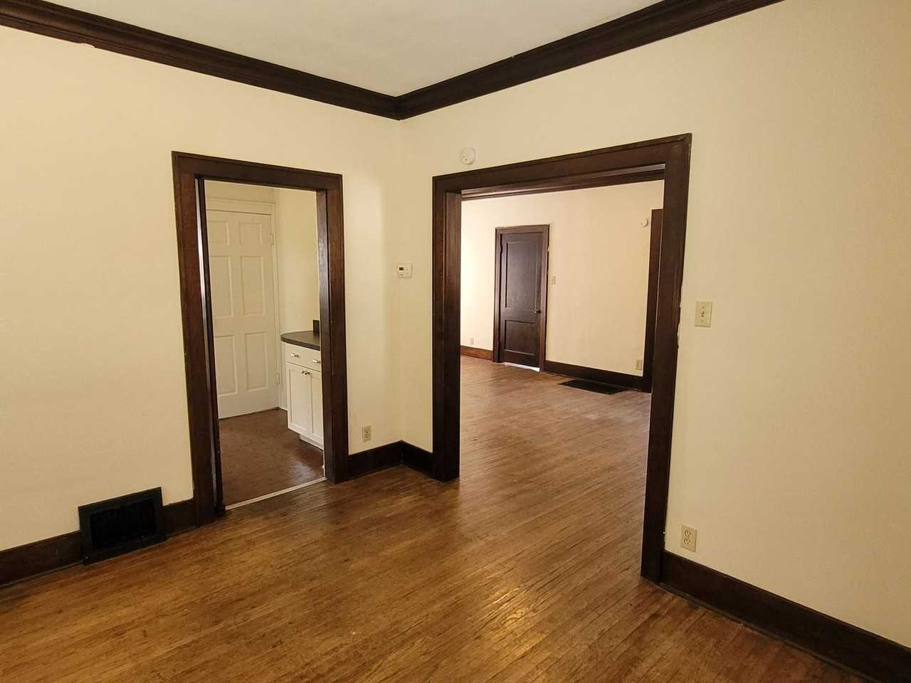 318 N 10th St - Photo 5 of 17