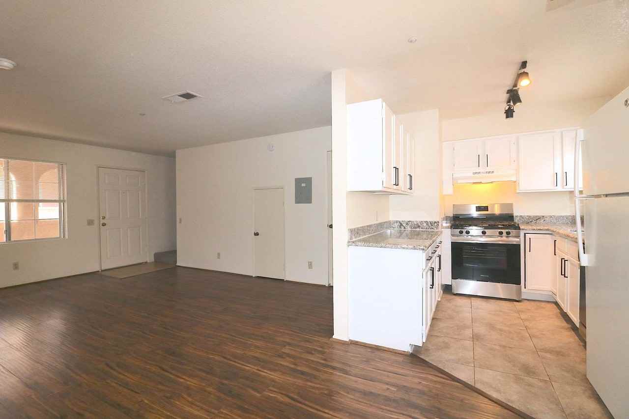 Bel Vue Terrace Apartments - Photo 6 of 50