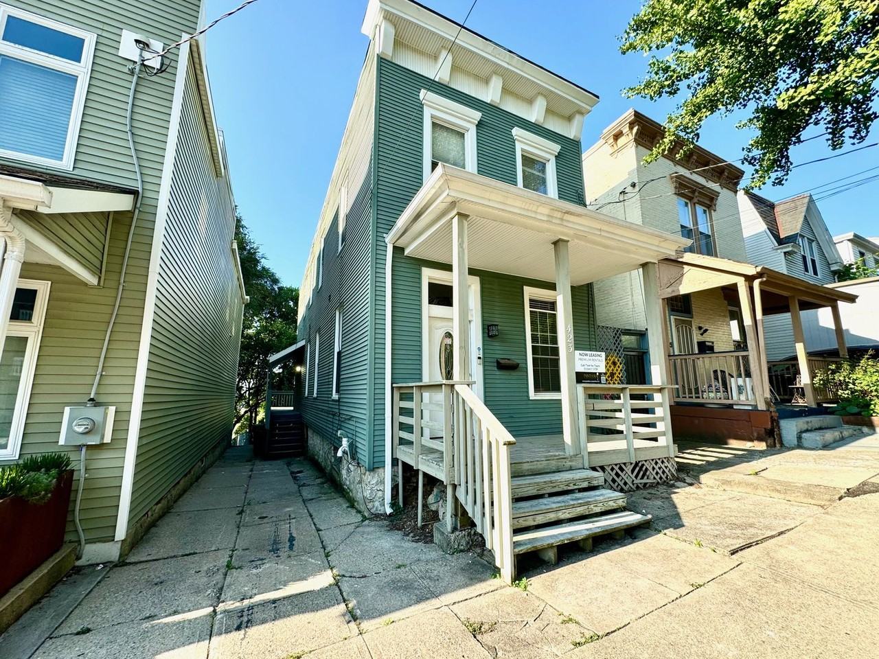 423 Warner St - Photo 2 of 45