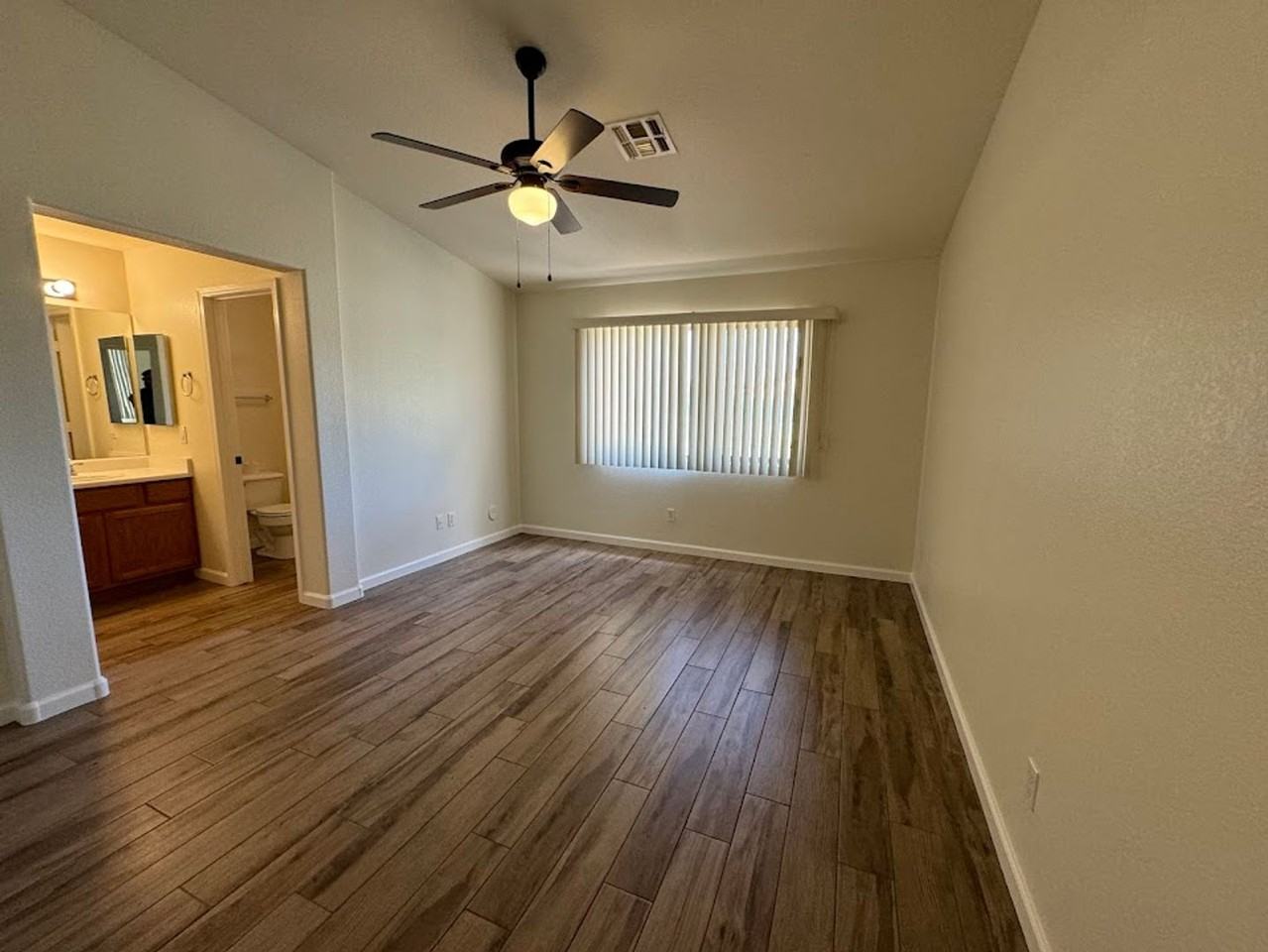 17701 N Woodrose Ave - Photo 5 of 24